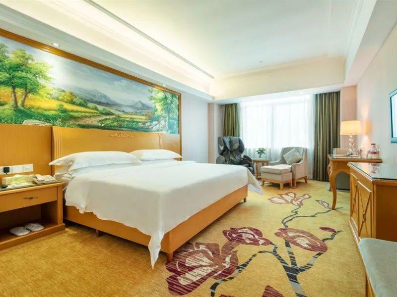 Vienna Hotel Banxuegang Road 深セン市 エクステリア 写真