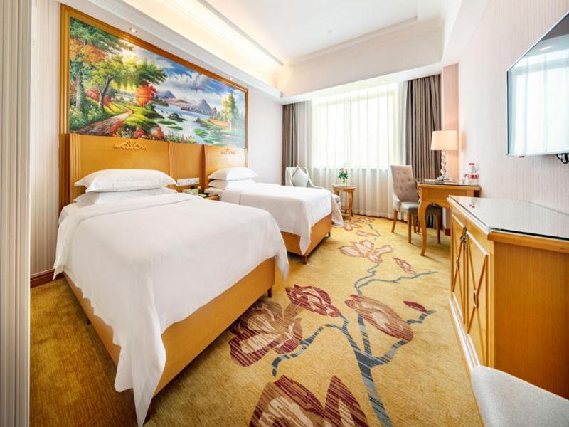 Vienna Hotel Banxuegang Road 深セン市 エクステリア 写真