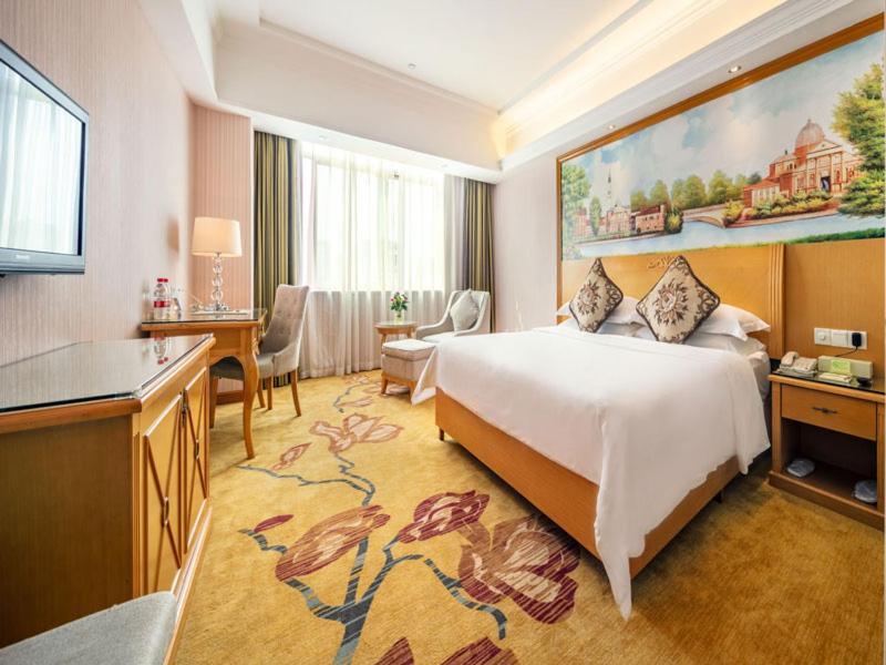 Vienna Hotel Banxuegang Road 深セン市 エクステリア 写真